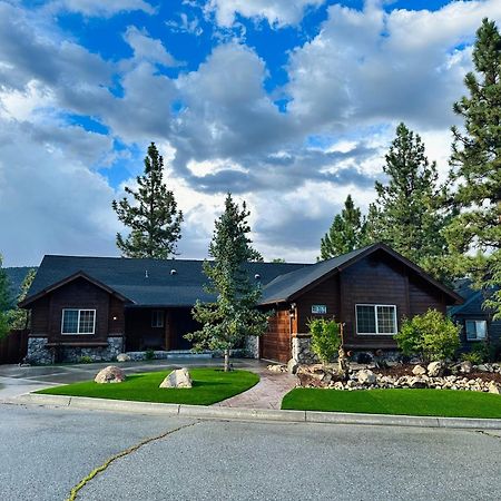 Custom Single Story Cabin With Jacuzzi Pool Table & Big Game Room With Arcade Games Big Bear Lake Exterior foto